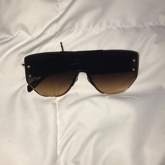 ♥️ Oversized Metal Rim Sunglasses - Picture 2 of 4